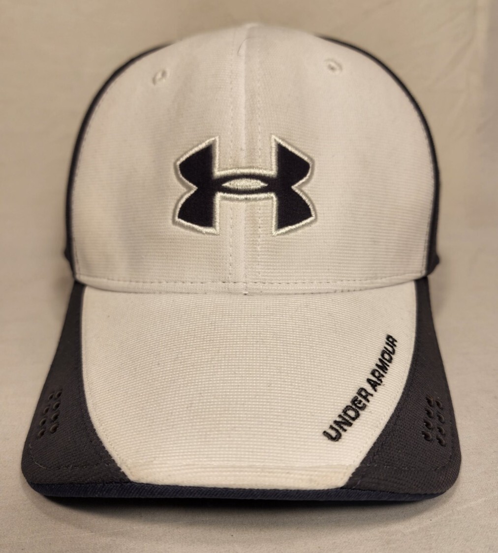 Under Armour White Large Hat Pre-Owned in Good Condition-image