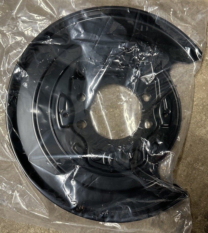 Subaru 1923 Impreza Crosstrek RH Rear Brake Backing Plate 26704FJ002