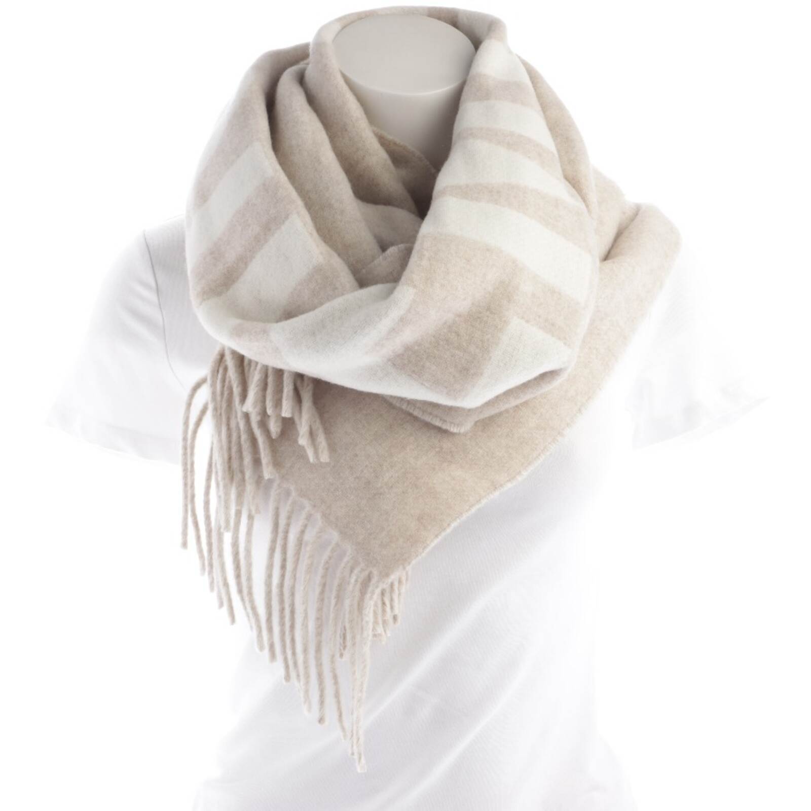 Шаль Жакмуса Вайсса 19490₽