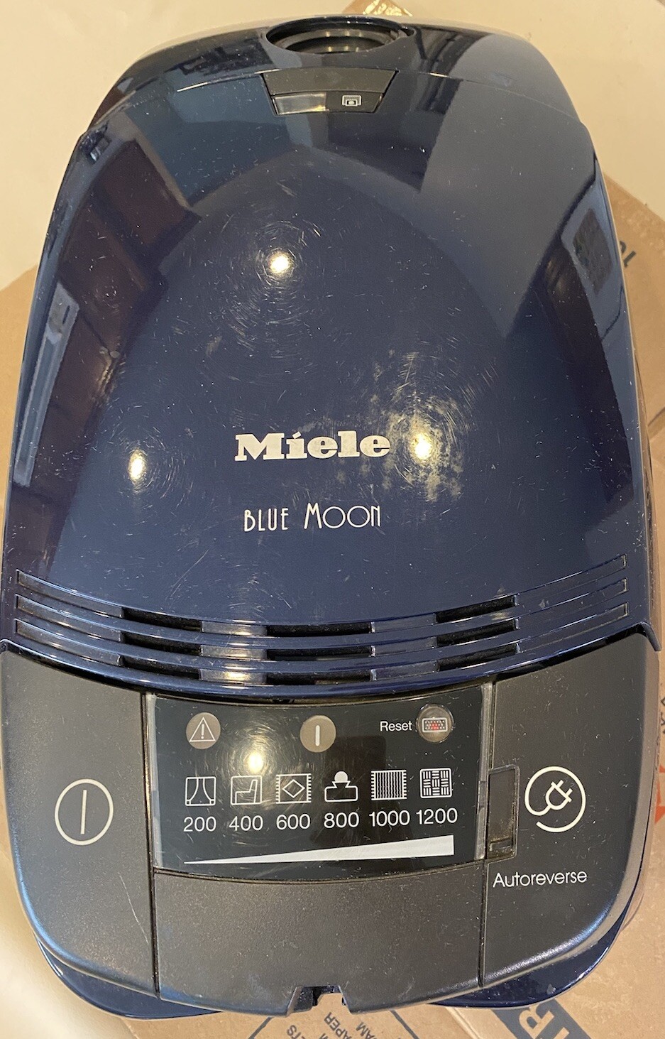 Miele Blue Moon Canister Only Vacuum Cleaner S658 Retractable Cord