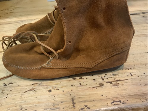 Minnetonka 1922 Fringe Knee High Boots Front Lace Brown Moccasin Men’s Sz 9 NEW - Picture 17 of 20