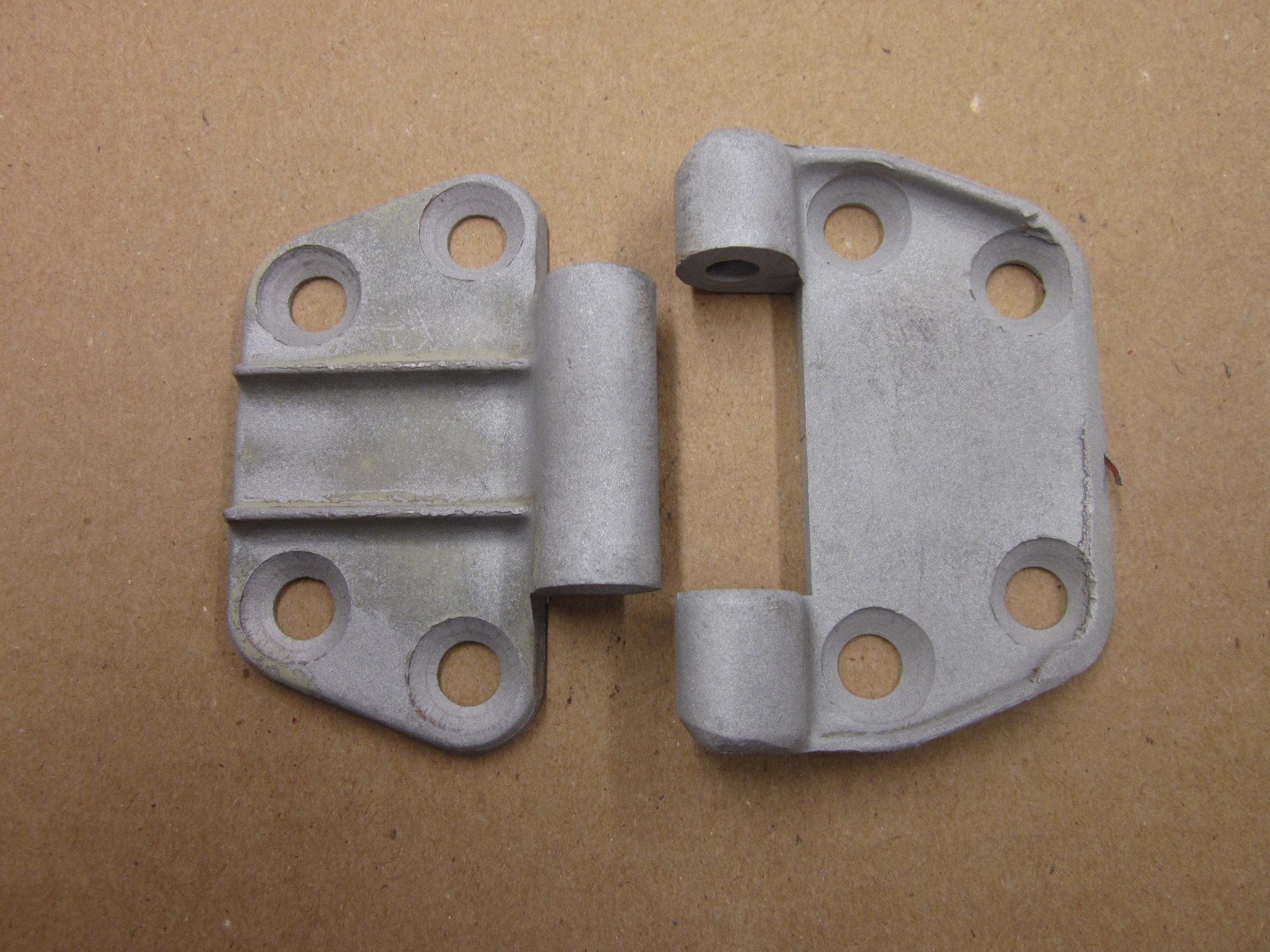 FIAT 850, FERRARI 308, GTS, GTB LOWER DOOR HINGE OVERHAUL SERVICE