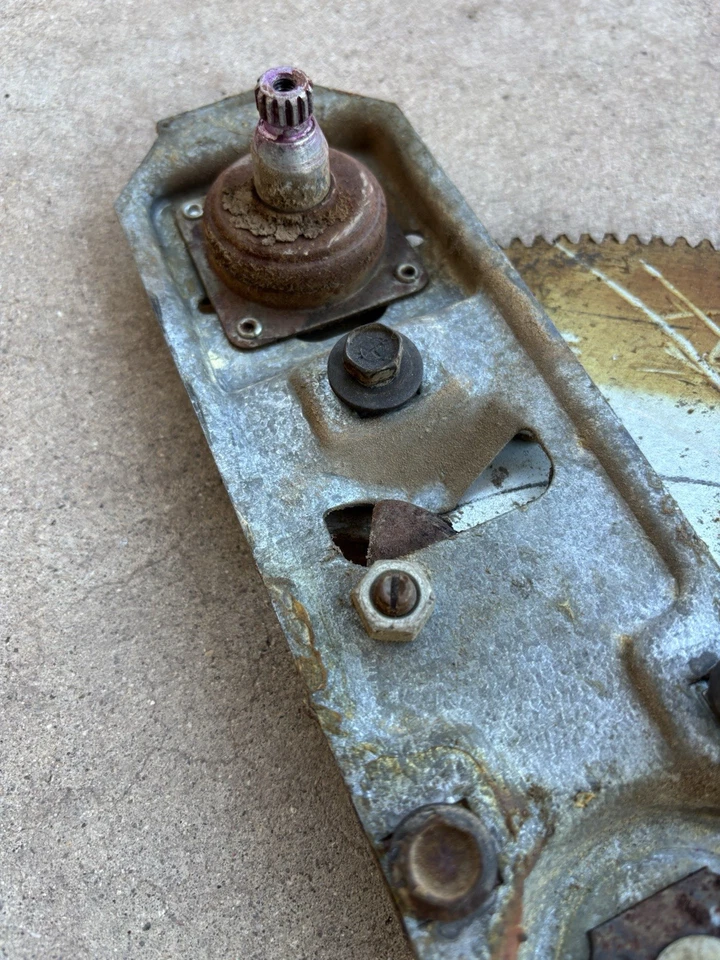 1973 Plymouth Fury II window regulator Left Rear - Image 2 of 4