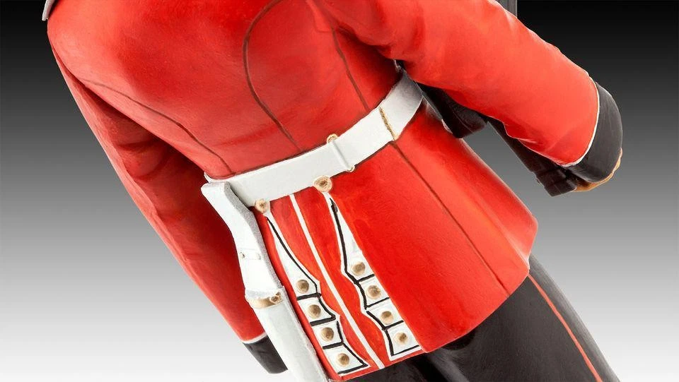 REVELL 1/16 QUEEN S GUARD - Immagine 2 di 4