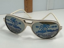 Vintage Mirrored Lens Aviator Sunglasses Blue Palm Trees Island Graphic 70's