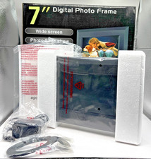 2010 Sungale 7" Digital Photo Frame Widescreen w Slide Show NEW in Box