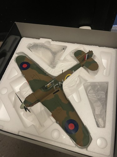Corgi Aviation Archive 1:32 Hawker Hurricane Mk1A P3576 GN-A No.249 Sqn. AA35501 - Picture 3 of 4