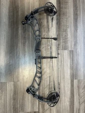PSE Fortis 33 Compound Bow - Right Hand 70# - EC2 Cam - Excellent Condition