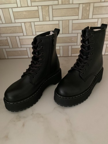 Steve Madden Women's Bettyy1 Black Combat Lug Boot Size 7 New Lace & Zipper Up - Picture 2 of 6
