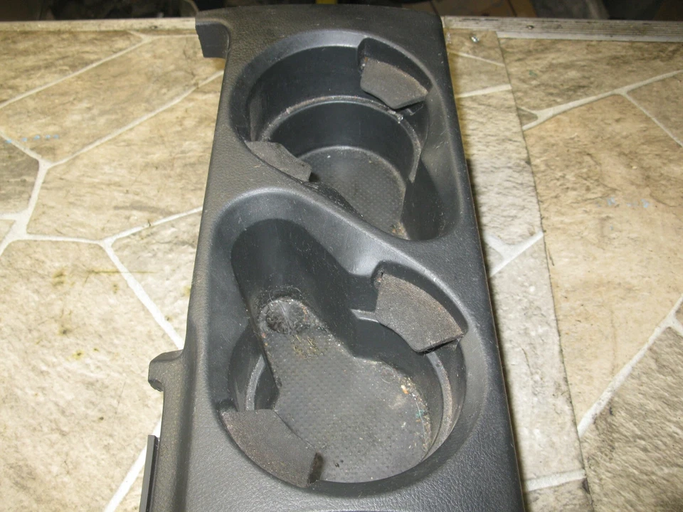 03-06 MITSUBISHI OUTLANDER PALANCA DE CAMBIOS CENTRAL MOLDURA BISEL CON PORTAVASOS OEM Foto 2 de 4