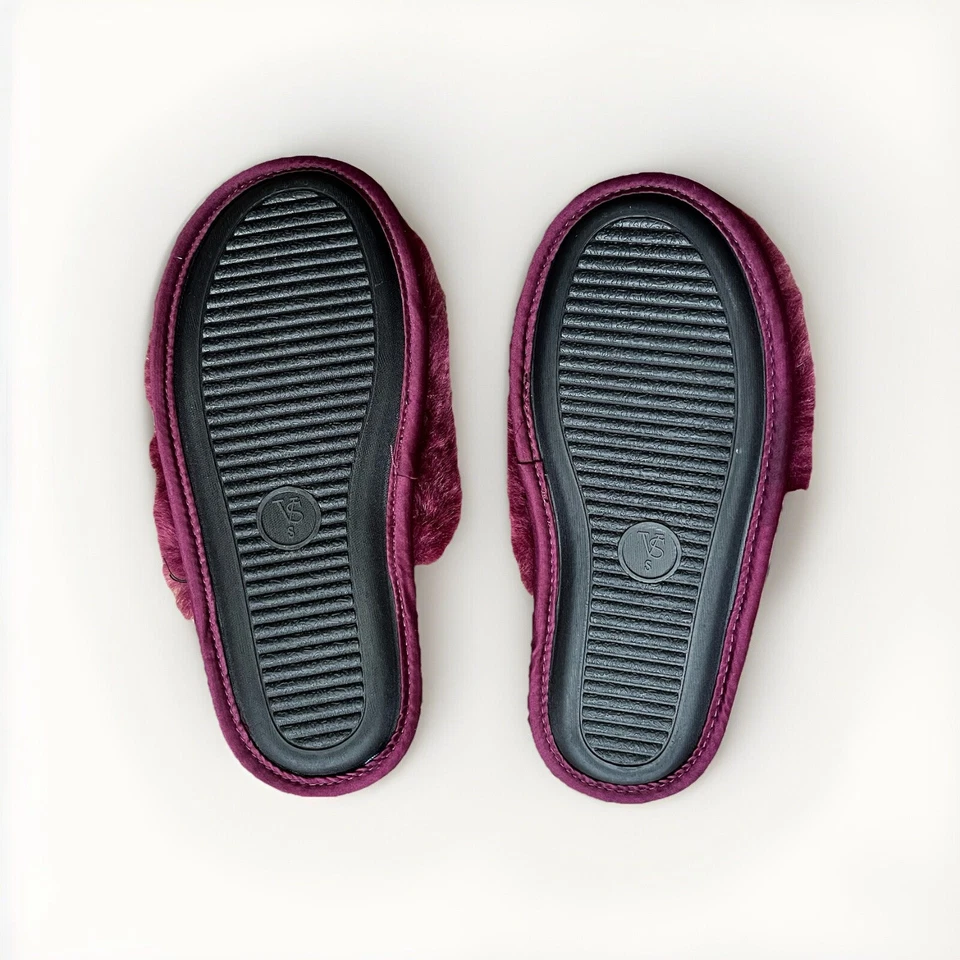 Victoria's Secret Puntera Cerrada Acogedoras Zapatillas de Felpa Piel Sintética Borgoña VS Logo Pequeñas Foto 2 de 4