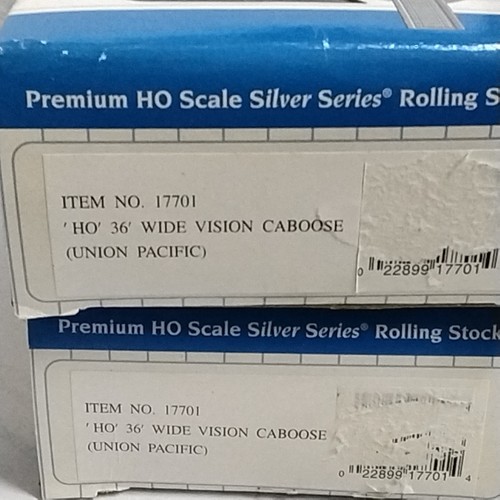 BACHMANN HO SILVER SERIES 36ft WIDE VISION CABOOSE UNION PACIFIC X 2 - Picture 4 of 4