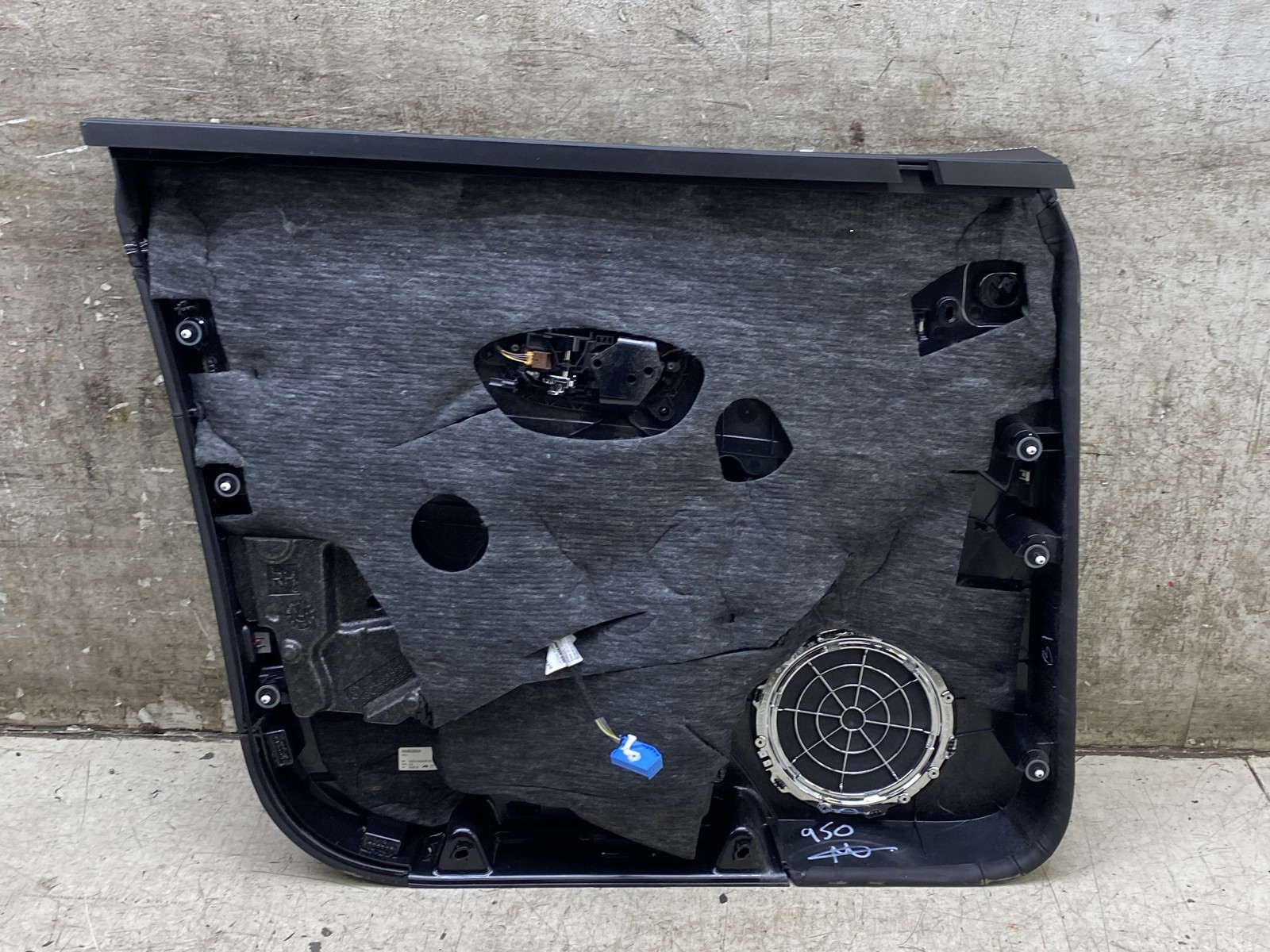 2015-2020 BENTLEY BENTAYGA OEM RH FRONT RIGHT PASSENGER INNER DOOR TRIM PANEL