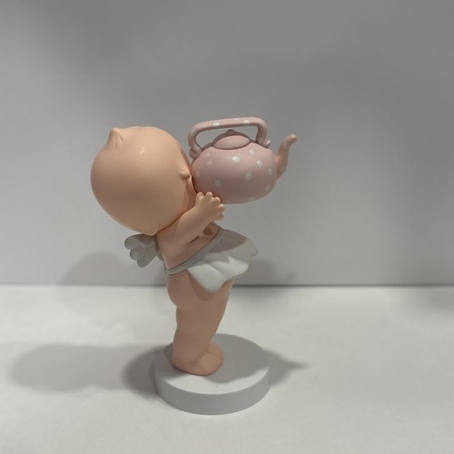Smoko x Kewpie Holding Things: Kewpie Holds A Kettle - Picture 3 of 8