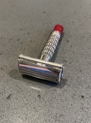 Gillette Super Speed  Red Tip  DE Safety Razor 1955 (A3)