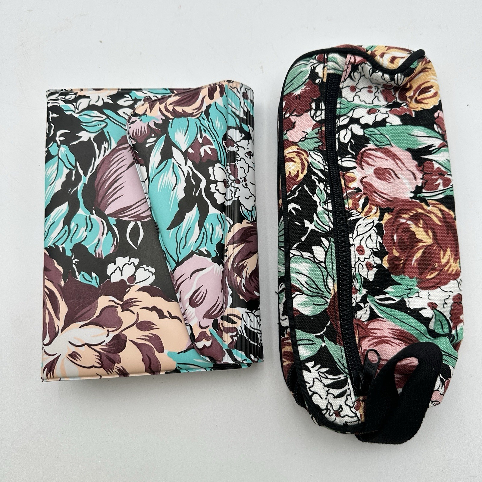 Planificador de jardines florales y bolsa para lápices Avon