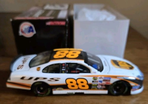 Nascar 1/24 Action 2006 Dale Jarrett 88 Ford Fusion UPS Limited Edition Racecar - Picture 15 of 17