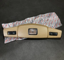 Steering Wheel Horn Button Pad Toyota Hiace LH11 20 30 RH11 20 22 25 30 32