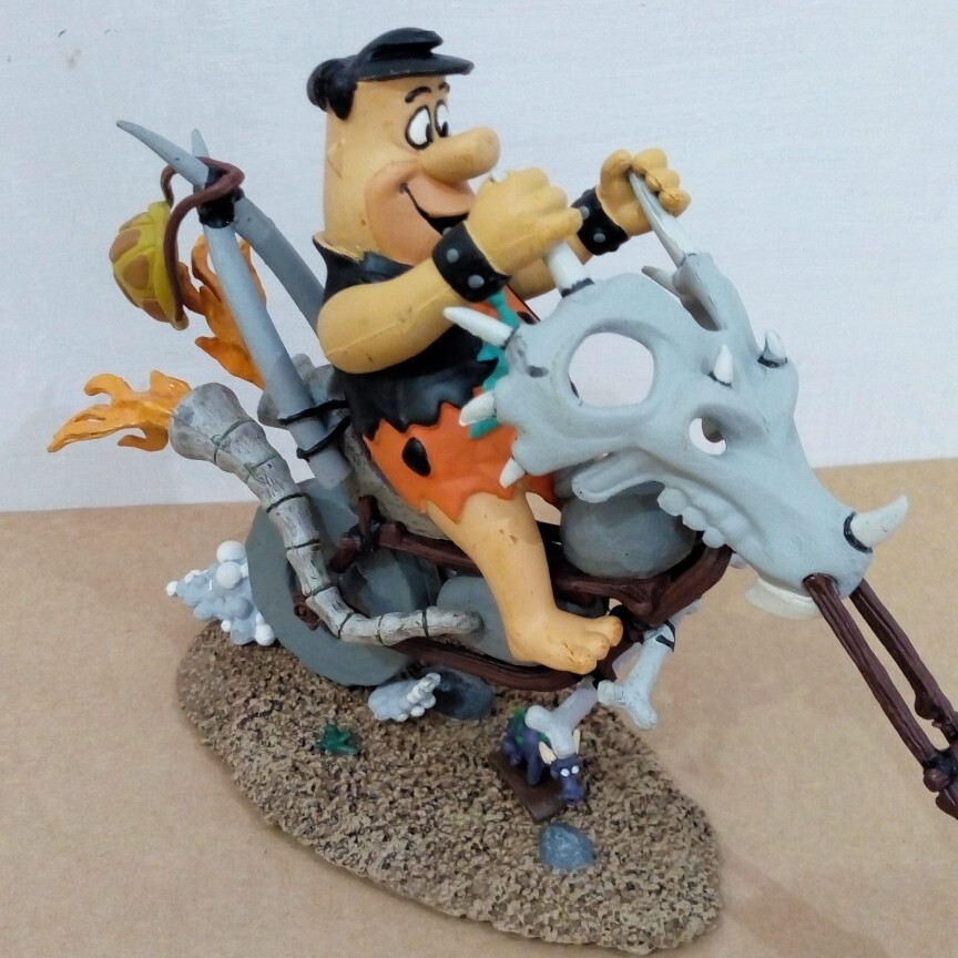 ハンナバーベラ フリントストーンズ チョッパー マクファーレントイズ FRED FLINTSTONE ON CHOPPER FIGURE McFARLANE TOYS HANNAH