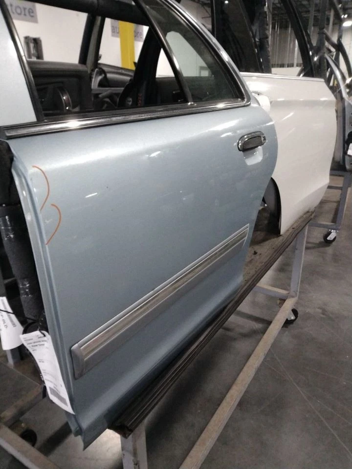 Driver Left Rear Side Door 114.7" Wb Fits 03-11 CROWN VICTORIA 584371 - Imagem 2 de 3