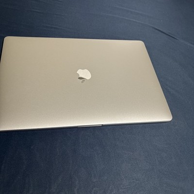 Apple MacBook Pro 15,4 Zoll (256GB 2,6GHz, 16GB RAM)