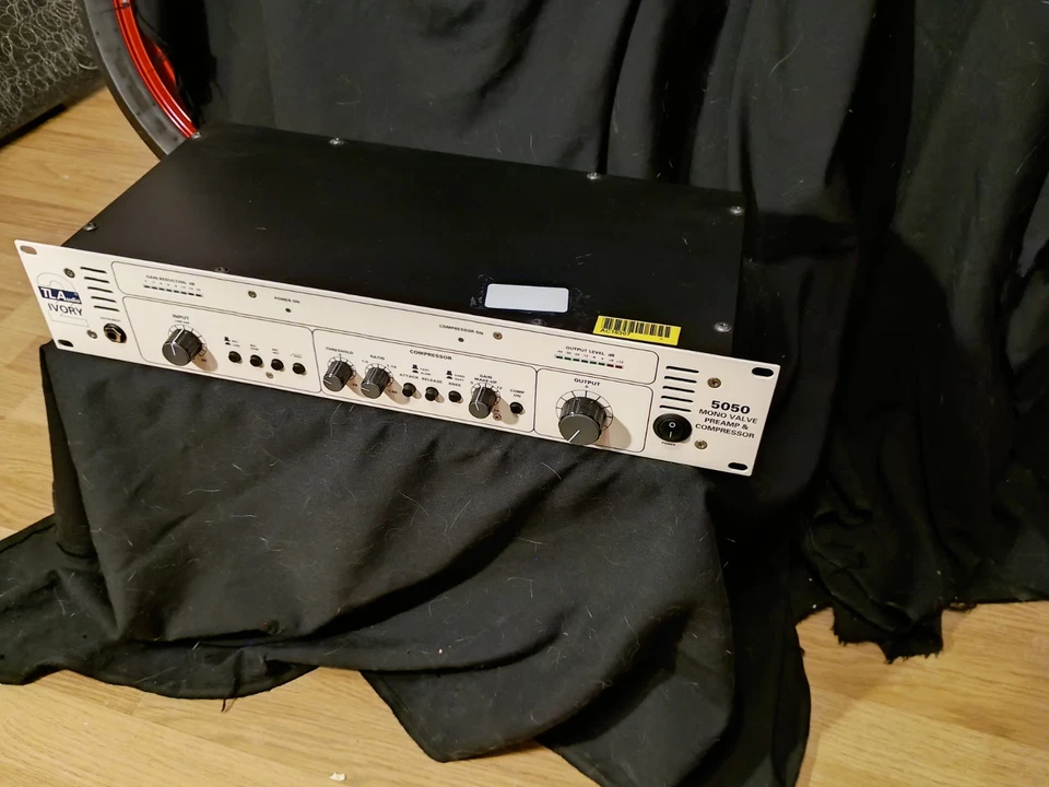 Tla 5050 Mono Valve Pre Amp Compressor - Image 4 of 4
