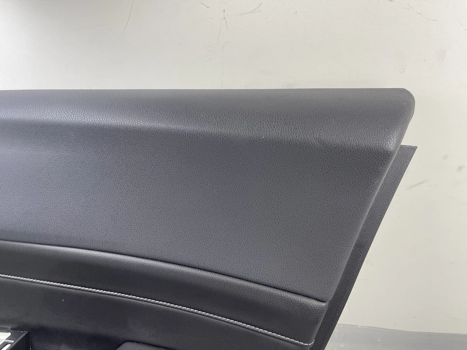 Крышка дверной панели подлинная 2016-2022 Acura ILX OEM черная для переднего правого пассажира - Изображение 2 из 4