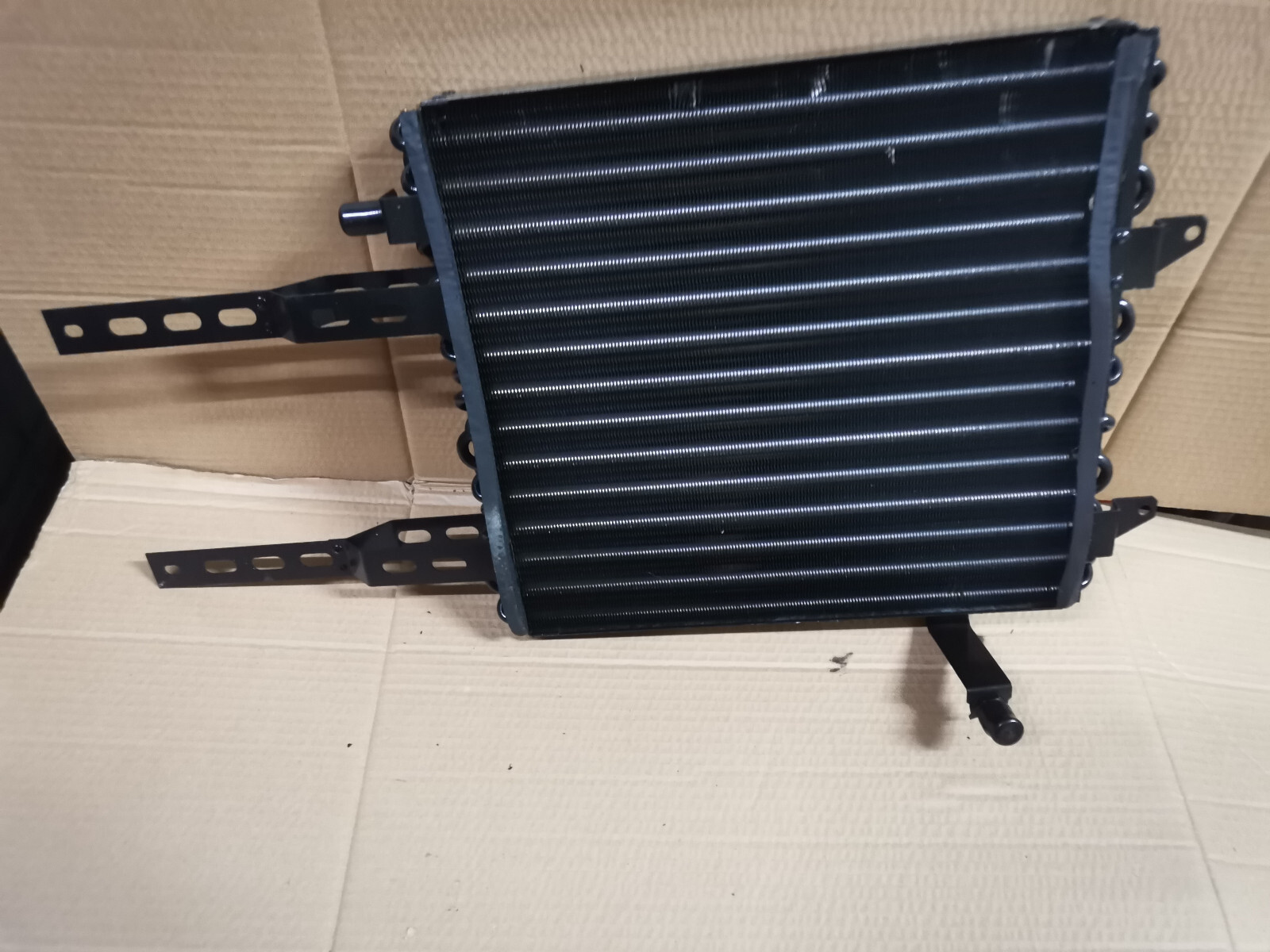 Condenseur de climatisation Volkswagen Polo 3 et Seat Arosa Valeo 6N0820413B