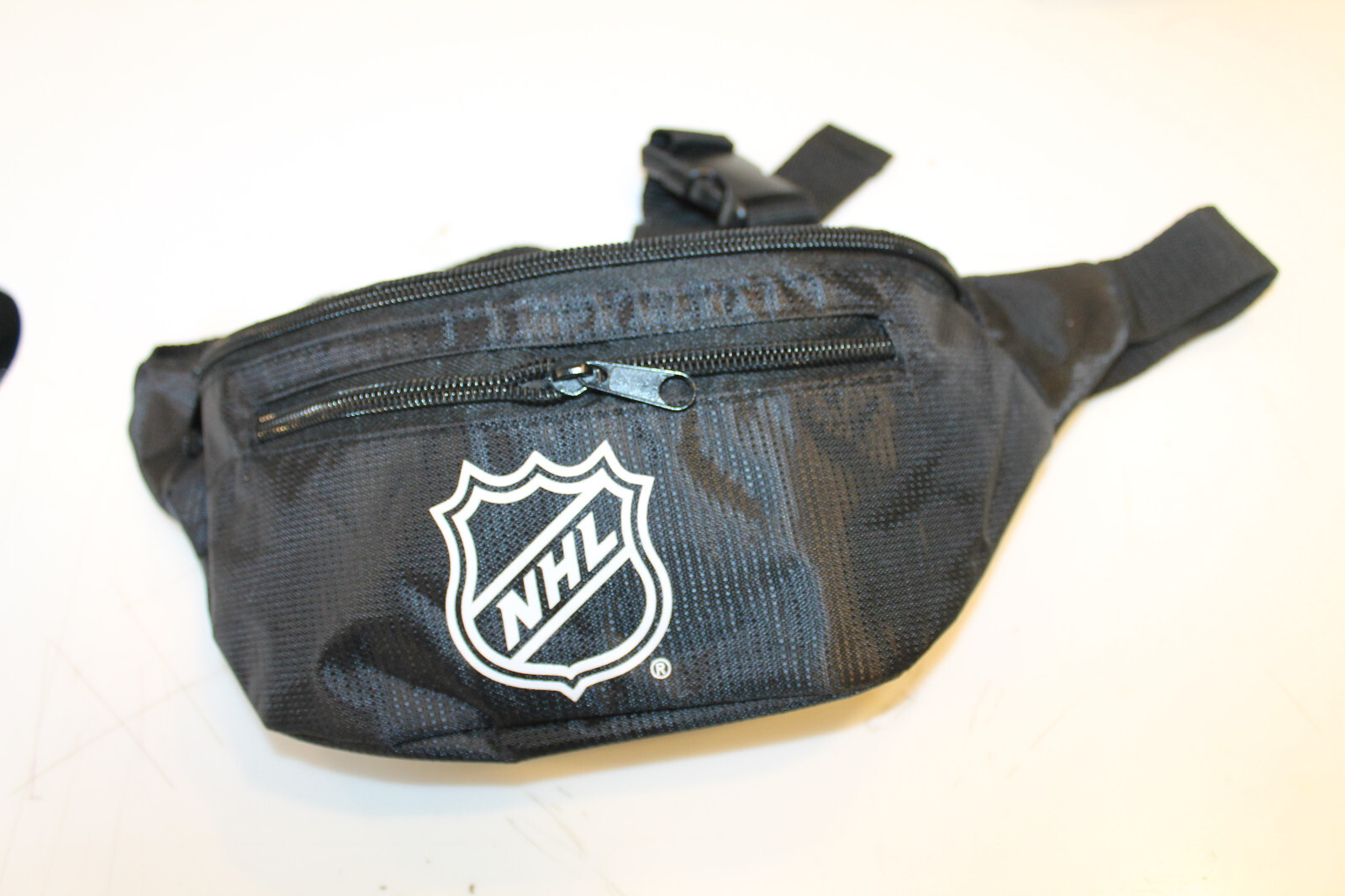Forever Collectibles NHL LIGA NACIONAL DE HOCKEY Bolsa De Cintura Negra