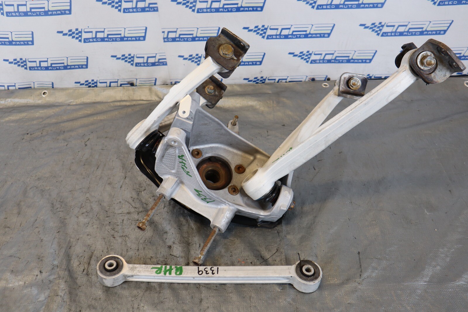 2014 AUDI R8 V8 QUATTRO AWD 4.2L OEM RH PASSENGER REAR SPINDLE & ARM #1339