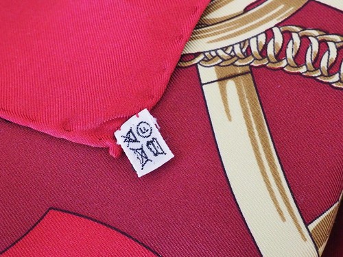 HERMES Vintage silk scarf carre " Eperon d'or" By Henri d'Origny 90's - Picture 9 of 13