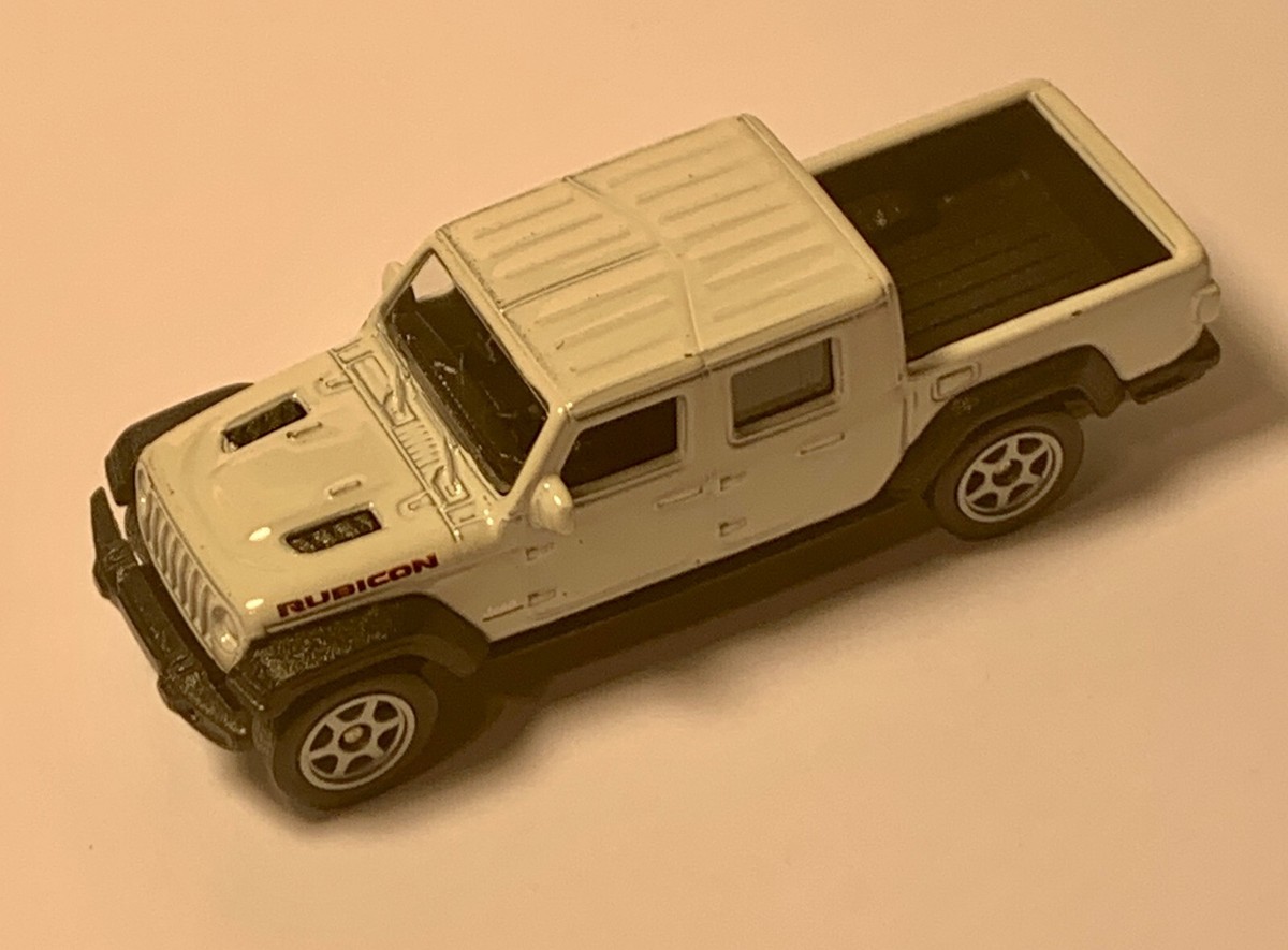 ミニカー 1:24 2020 Jeep Gladiator Rubicon GREENLIGHT 2020 JEEP GLADIATOR RUBICON with MOTORCYCLE 1/64