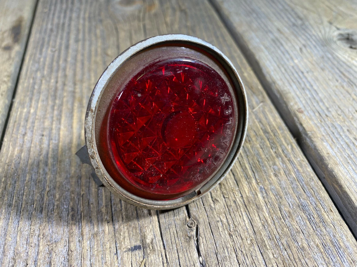 VINTAGE ANTIQUE DELTA BIKE BICYCLE LIGHT GLASS LENS RED UNTESTED OLD RUSTED USED