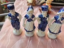 4 kleine Porzellan Figur