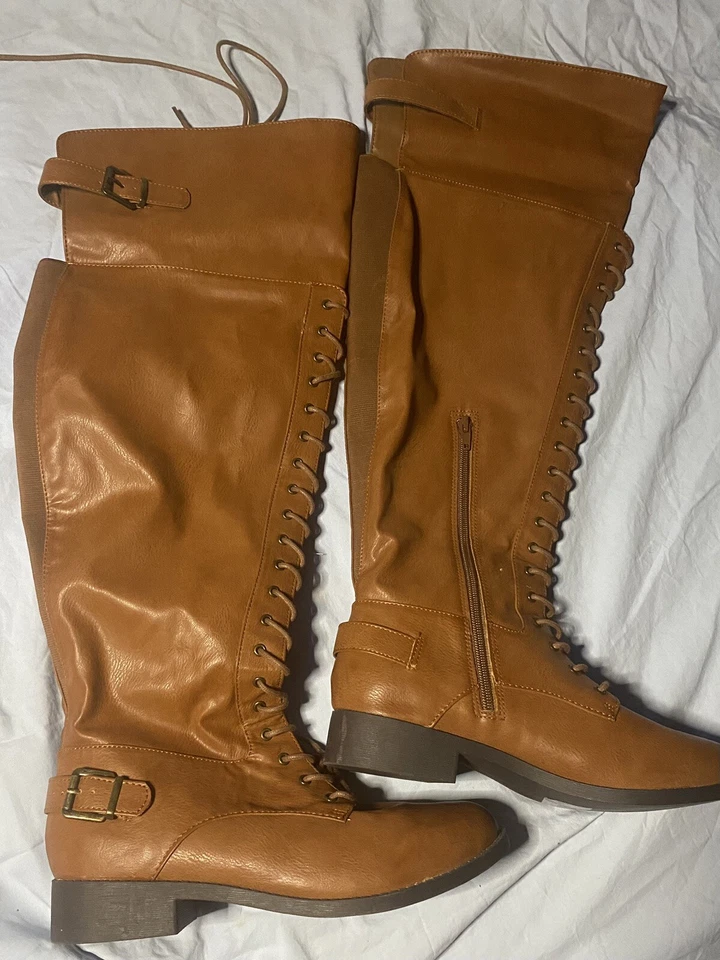 Zapato Botas Deslumbramiento Nuevo 2 Pares Talla 9 y 10 Marrón Sobre la Rodilla 1.25 y 1 Pulgada Tacón Foto 4 de 4