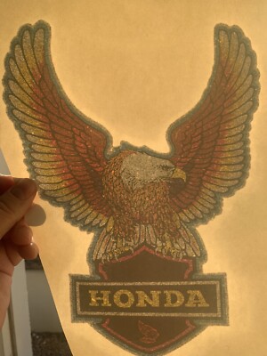 VINTAGE DAS RATTENLOCH BÜGELBILD TRANSFER NEU ALT HONDA ADLER SYMBOL FLÜGEL 