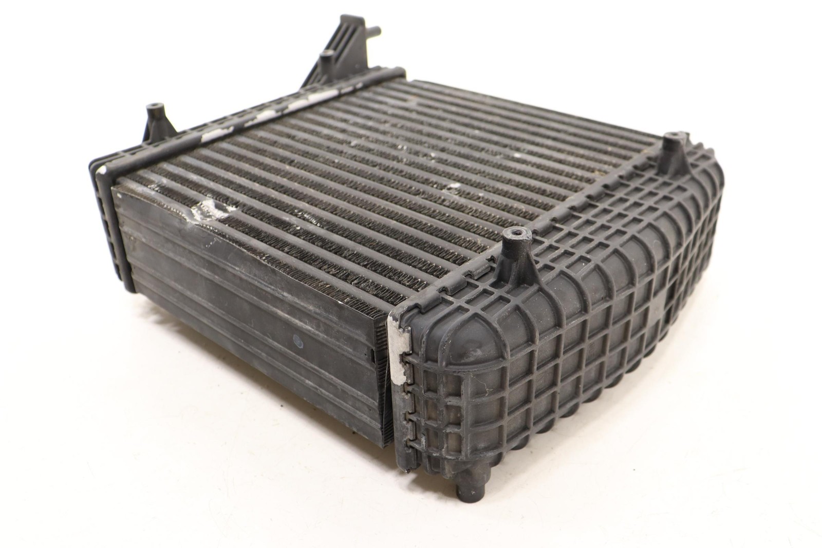 2017 - 2024 MASERATI GHIBLI 3.0L ENGINE RIGHT SIDE INTERCOOLER INTER COOLER OEM