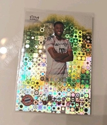 Alphonso Davies - Pitch P. - Static - Topps Bayern München Team Set 25/26