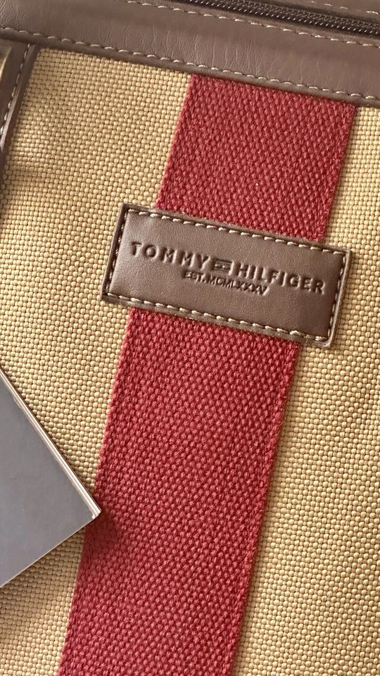 Tommy Hilfiger 复古 Colorblock Weekender 行李袋 带肩带 — 第 4/4 张图片