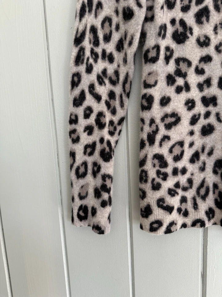 Suéter Charter Club 100% Cachemira Estampado Leopardo S Pequeño Gris Suave Lujo Foto 2 de 4