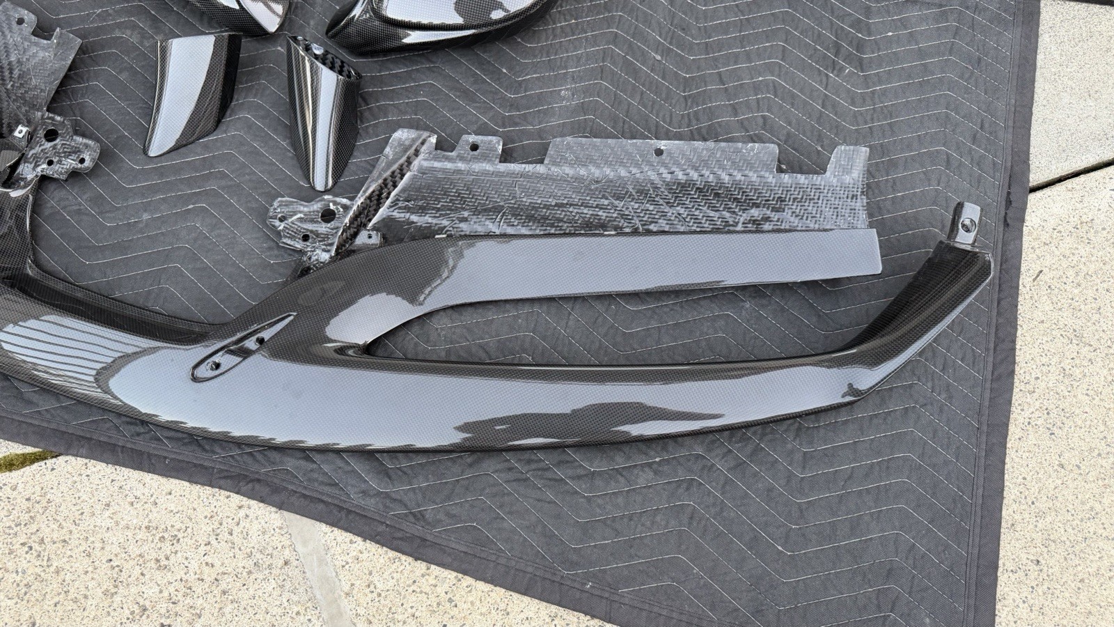 Ferrari 488 GTB Carbon Fiber Front Bumper Spoiler Bodykit
