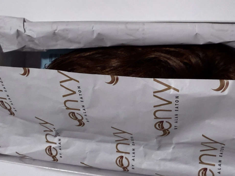 Envy by Alan Eaton 合成假发 – 全新带盒 – 从未磨损 — 第 3/4 张图片