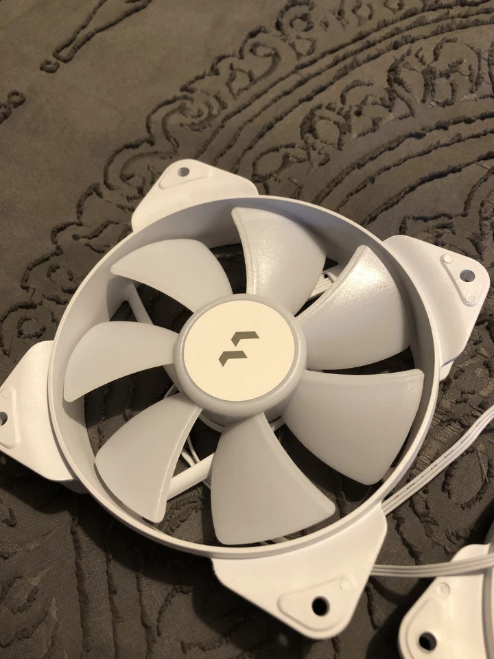💻 Fractal Design Aspect 12 RGB 120mm Case Fan – PWM | Silent Cooling | Addressa - Image 2 of 4