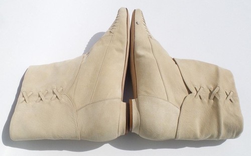 MANOLO BLAHNIK Creme Bone Beige Suede Moccasin Stitch Tassel Flat Ankle Boots 38 - Picture 7 of 12