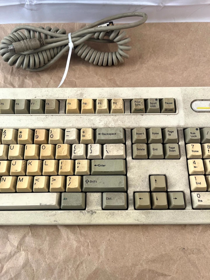 Vintage Compaq Enhanced II Keyboard Gray Wired PS/2 QWERTY (Standard) - UNTESTED - Image 3 of 4