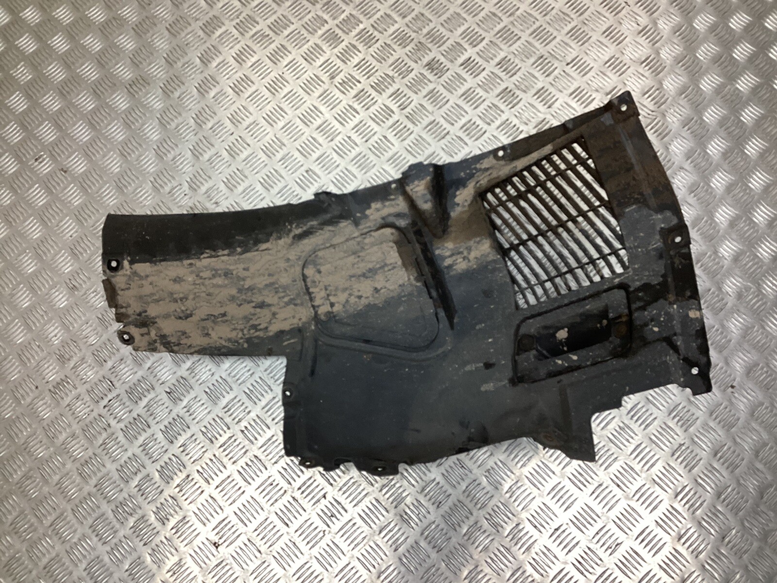 2012 BMW 5 Series F10 Front Right Driver Side Inner Wheel Arch Liner ...