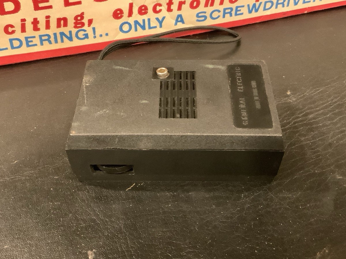 Vintage GE General Electric Solid State AM Radio - Model P Vintage GE General Electric Solid State AM Radio - Model P
