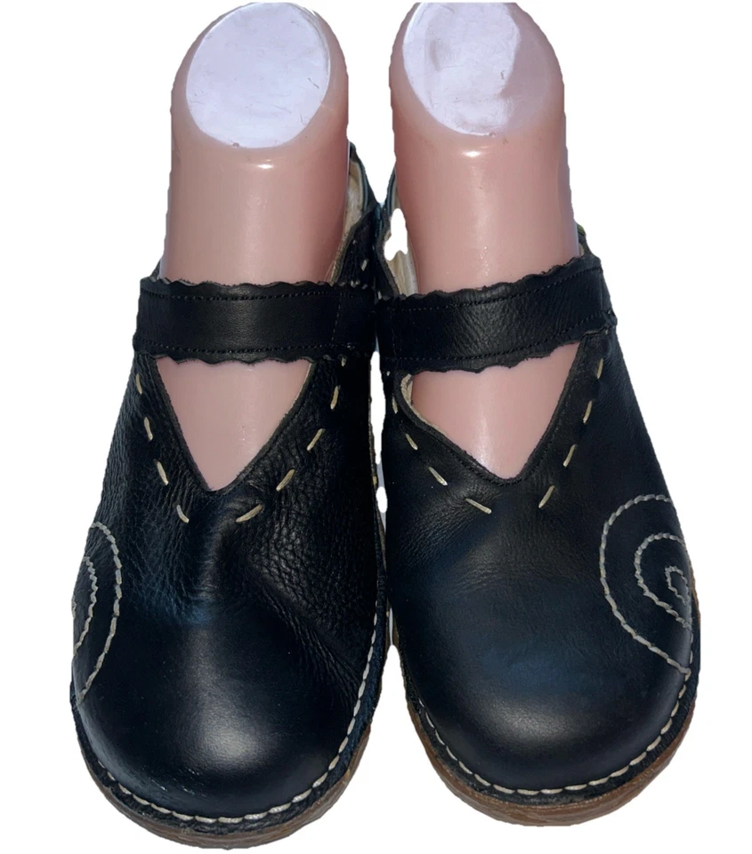 Zueco para mujer El Naturalista Yggdrasil Mary Jane cuero negro EU 38 US 8 Foto 4 de 4
