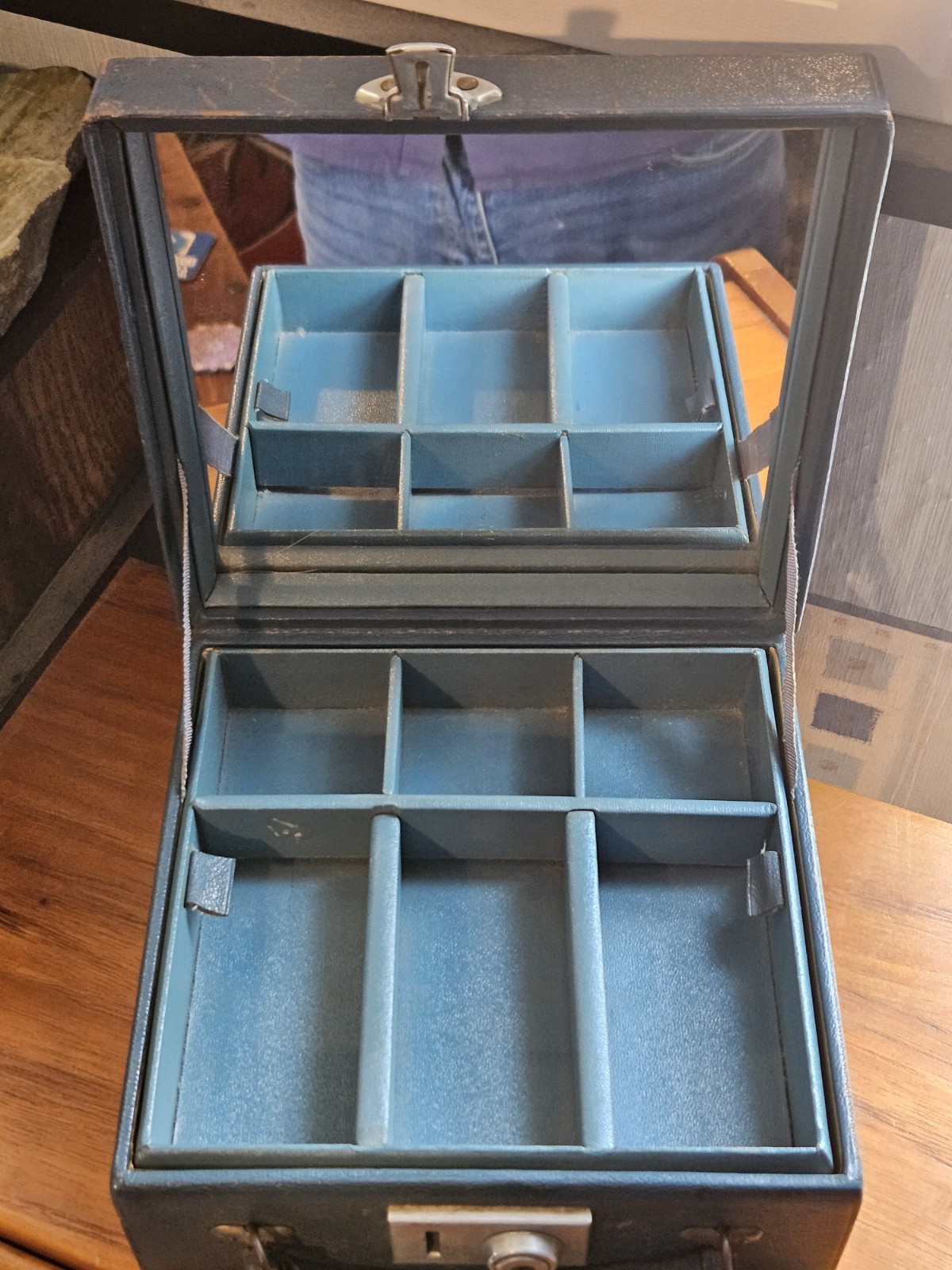 Picture 5 of 24