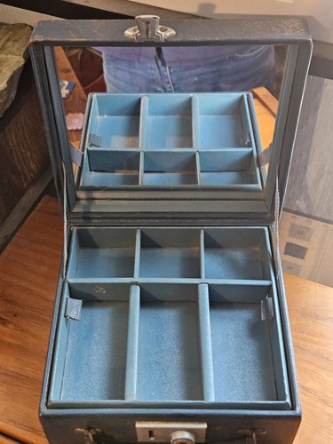 Vintage Mid 20th Century Ladies Travel Vanity Case - Picture 5 of 24